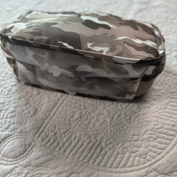 Lug Brown and Tan Belt Bag Sleek Durable Design - Picture 6 of 9